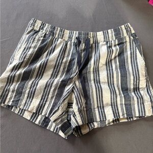 L.L. Bean Favorite Fit Navy Cream Stripe Shorts Drawstring Pockets Cotton Sz 6